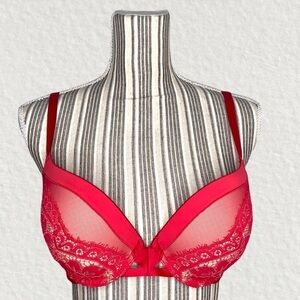 Victoria’s Secret Very Sexy Push-Up Bra